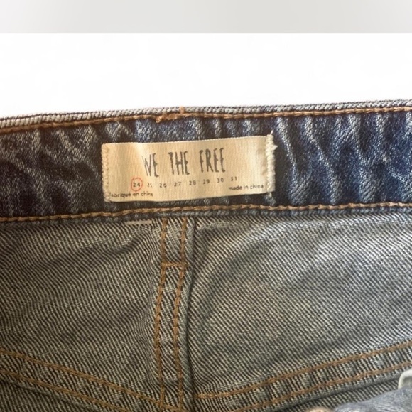 We the free Denim Mini Skirt with raw Frayed Hem circle zipper front size 24 - Picture 3 of 3